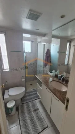 Imagem Apartamento mobiliado com 2 dormitórios, 2 banheiros e 1 vaga de garagem. Possui sala de estar e ja...