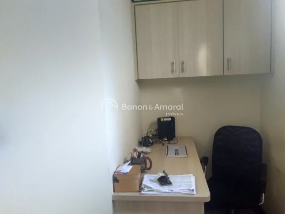 Imagem Aconchegante, moderna e muito bem localizada, esta residência oferece conforto e privacidade, com 4...