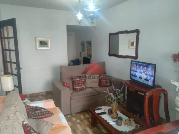 Apartamento, 2 quartos, deps, a 50 metros da praia