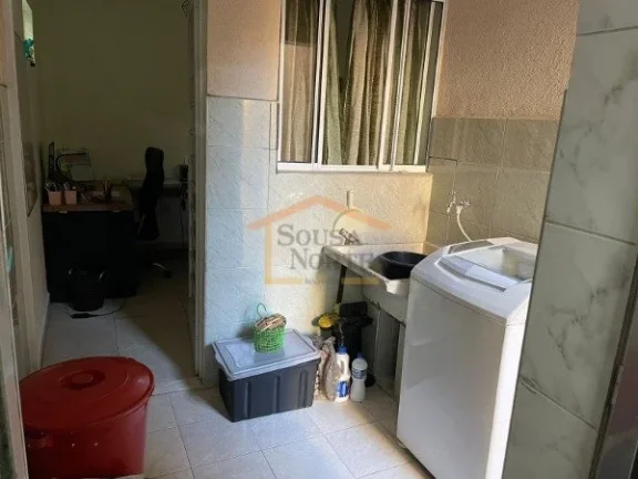 Imagem 1ª casa: 2 quartos, sala, cozinha, banheiro, lavanderia
1 vaga na garagem, 144m².

2ª casa: 2 qua...