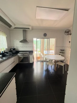 Imagem Casa a venda no Condomínio Vila dos Ingleses