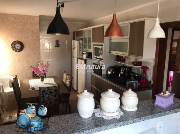 Imagem Sobrado com localização central e pátio amplo