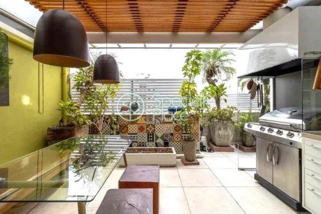 Imagem Cobertura reformadíssima com 155m² em Perdizes. Primeiro piso - sala para dois ambientes com sacad...