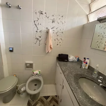 Imagem Apartamento à Venda em Piracicaba, Centro. Ótima localização. Com 2 dormitórios, Banheiro socia...