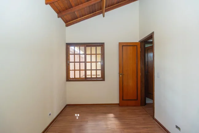 Imagem Sobrado de 3 quartos no bairro Lindóia