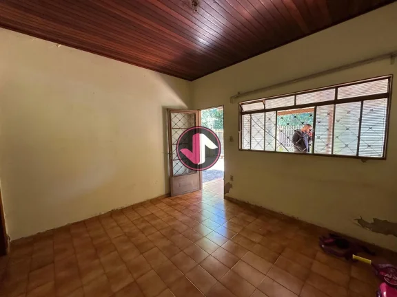 Imagem CASA DE ESQUINA PARA VENDA. casa muito bem localizada contento: -3 quartos sendo 1 suíte -sala de e...