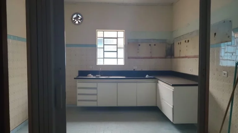 Imagem Casa com 2 dormitórios para alugar, 220 m² por R$ 3.720,00/mês - Centro - Suzano/SP
