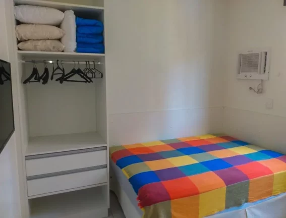 Imagem PITANGUEIRAS- CALÇADÃO , APARTAMENTO TOTALMENTE REFORMADO E DECORADO , GARAGEM NO PRÉDIO.