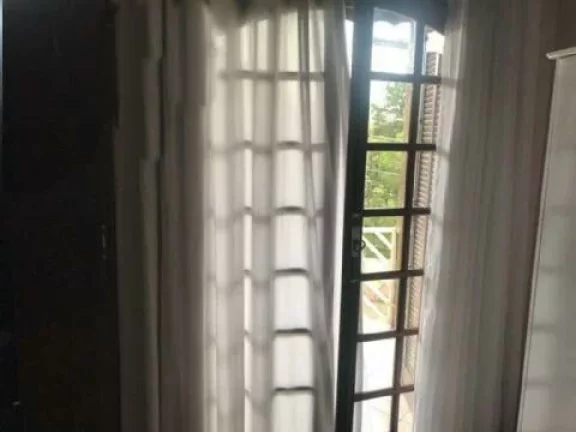 Imagem Sobrado com 3 Quartos e 3 banheiros à Venda, 237 m² por R$ 650.000
