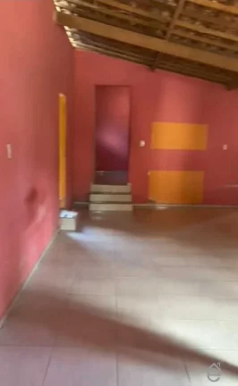 Imagem Casa de esquina, no centro de de Mar Vermelho, 51m2, 2/4, com garagem