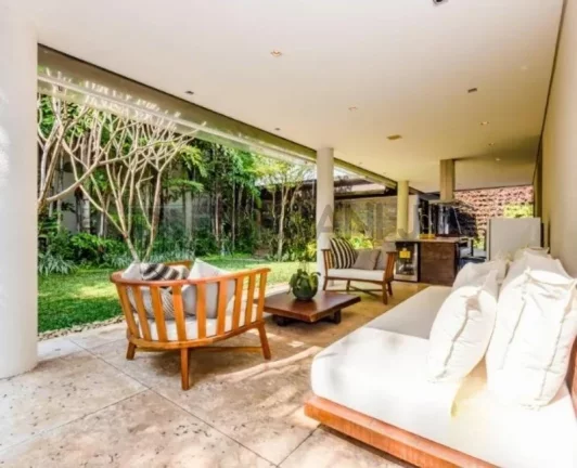 Imagem Casa deslumbrante à venda em São Paulo-SP, Jardim Europa: 4 quartos, 4 suítes, 5 salas, 6 banheiros, 6 vagas, 859m². Venha conferir!