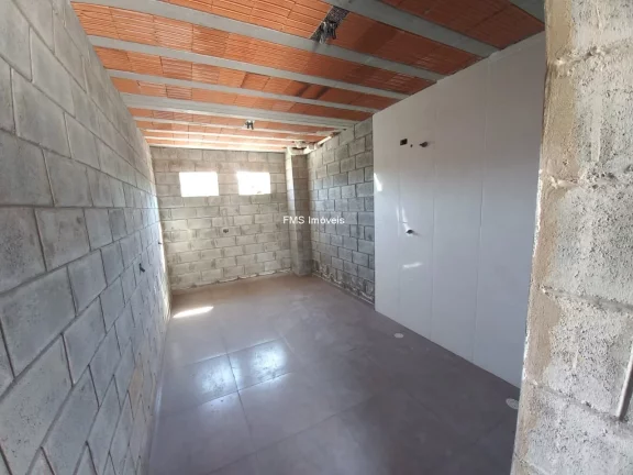 Imagem Galpão com 300m² em Itaquaquecetuba.