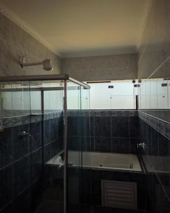 Imagem Lindo sobrado com piscina, hidromassagem,3 dormitórios 3suitsFl55