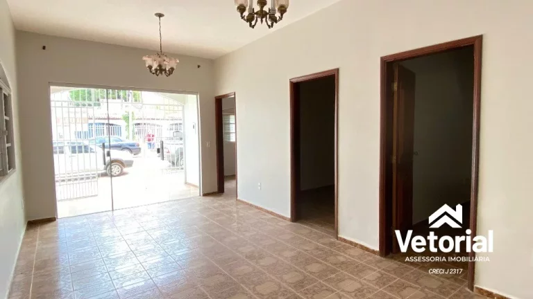 Imagem Casa para locação comercial com 3 quartos no Sandra Regina - Barreiras-BA