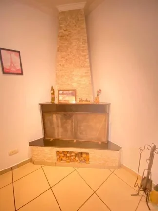 Imagem Sobrado com 165 m² 3 Dormitorios sendo 2 Suites 2 Vagas de Garagens