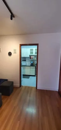 Imagem Apartamento mobiliado com 1 dormitório e 1 vaga de garagem no Centro de Balneário Camboriú