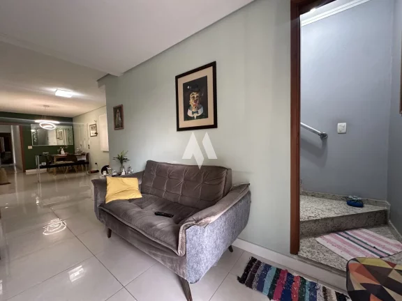 Imagem Casa alta à venda no bairro da Aparecida