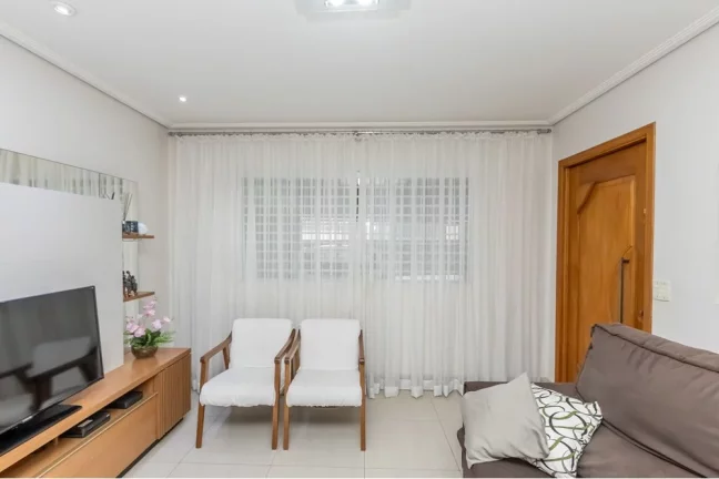 Imagem Aconchegante Sobrado em Perus: 135m², 3 quartos, 3 banheiros, 1 suíte, 2 vagas cobertas