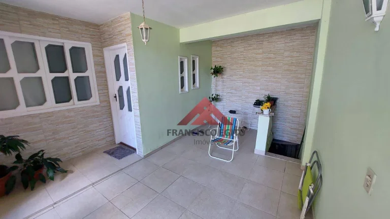 Imagem Casa com 2 dormitórios à venda, 100 m² por R$ 190.000,00 - Centro - São Gonçalo/RJ