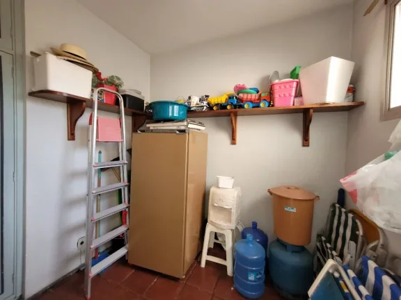 Imagem PITANGUEIRAS- UMA QUADRA DO MAR , LOCALIZAÇÃO ESPETACULAR , 02 VAGAS DE GARAGEM NO PRÉDIO.