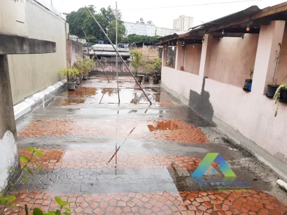 Imagem Sobrado 165 m² com 2 dormitórios, , edicula em cima com imenso quintal tipo varanda