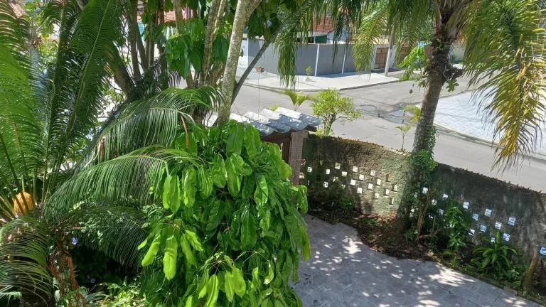 Imagem Casa para Venda em Itanhaém, Loty, 3 dormitórios, 1 suíte, 1 banheiro, 4 vagas