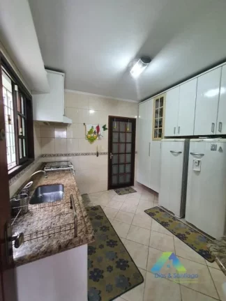 Imagem Lindo sobrado 177 metros, com excelente localização 3 dormitórios, 3 vagas, quintal espaço gourmet com ótimo valor !,
