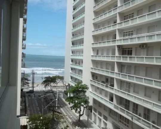 Imagem Apartamento à venda no Guarujá na Praia das Pitangueiras.