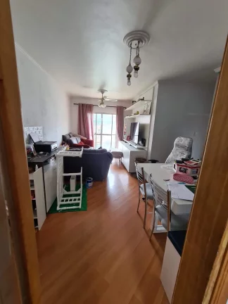 Imagem Ótima Localização - Apartamento Andar Baixo de 3 dormitórios (1 suíte) e 2 vagas na Vila Esperança a 3min do Metrô