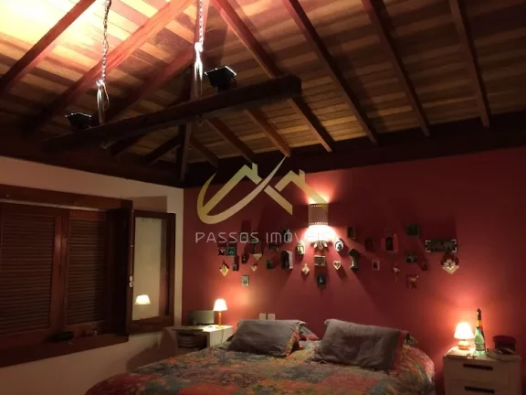 Imagem LINDA CASA EM CONDOMINIO FECHADO, MUITAS VEGETAÇÕES E UM ESPAÇO ENCANTADO