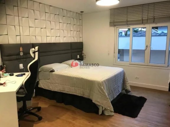 Imagem Sobrado à venda 4 Quartos, 3 Suites, 5 Vagas, Jardim São Caetano, São Caetano do Sul - SP