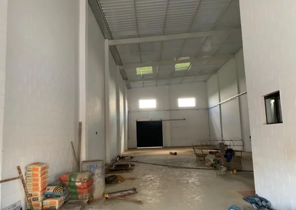 Imagem Barracão: Área do Terreno: 820,00 m² Área Construída 820 m² - Com recepção; 02 sala; 06 banh...