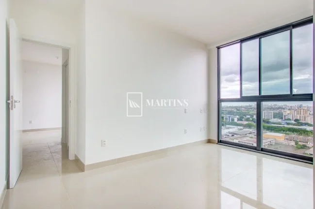 Imagem Apartamento moderno e bem distribuído, com uma suíte ampla, já com espaço planejado para armári...