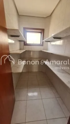 Imagem Casa em condomínio com 430 m² e 4 quartos