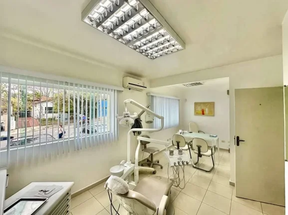 Imagem Sobrado COMERCIAL - 6 salas, recepção, 2 vagas - próx. ao Portal do Morumbi