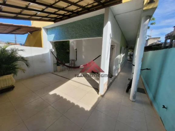 Imagem Casa com 3 dormitórios à venda por R$ 390.000,00 - Trindade - São Gonçalo/RJ