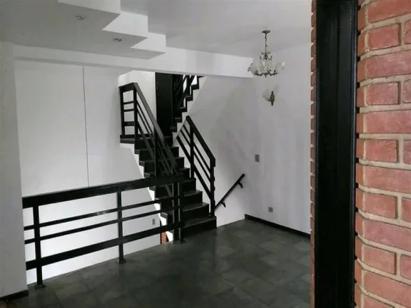 Imagem Sobrado Excelente 184 m² com 3 Dormitorios sendo 1 suíte e 2 Vagas