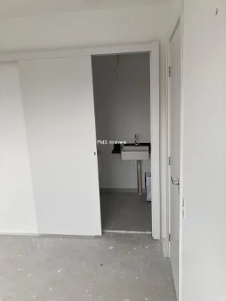 Imagem Apartamento à venda na Vila Olímpia, com 2 quartos, 1 banheiro, 1 vaga de garagem e 39m².