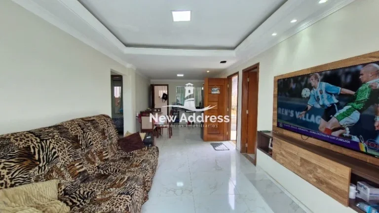 Imagem Casa com ponto comercial em Santa Bárbara, 3 quartos com suíte, excelente distribuição, 3 vagas e possibilidade de morar e trabalhar no mesmo local.