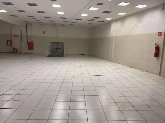 Imagem Salão para alugar, 2000 m² por R$ 80.000/mês - Centro - Mogi das Cruzes/SP