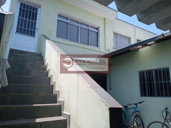 Imagem Oportunidade a venda no Bairro de Veleiros. Vendo excelente casa com Edícula em Veleiros, são 250m² de área, com 3 dormitórios, sendo 1 Suíte, sala, Cozinha, área de lavanderia, área de churrasqueira com banheiro, edícula com 2 cômodos e banheiro, maís um