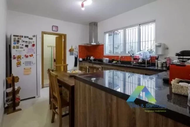 Imagem Casa à venda com 160m², 4 quartos e 2 vagas