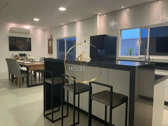 Imagem Casa Sobrado, 3 Dormitórios ( 1Suíte), 2 vagas, Condomínio Parahyba Sjc