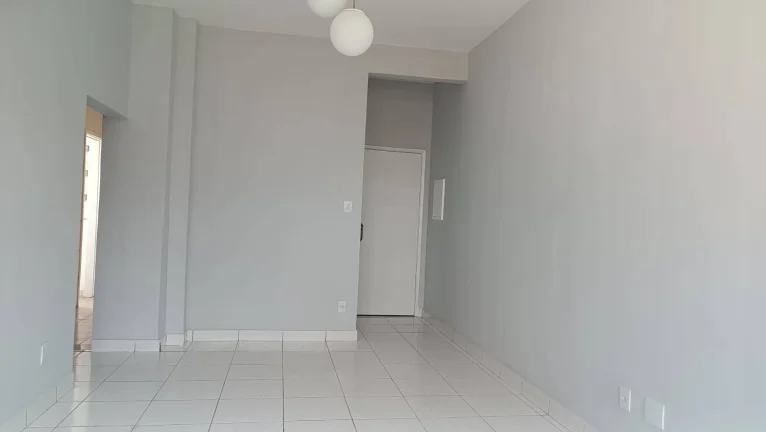 Imagem Apartamento reformado com 2 dormitórios