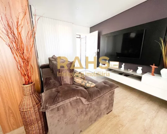 Imagem Para quem busca um bom investimento no bairro Iririu Sobrado possuindo na parte superior : 2 dormitÃ...