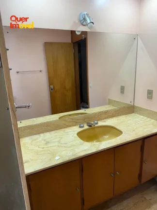 Imagem Oportunidade: Casa à venda no Jardim Sumaré, Zona Sul de Ribeirão Preto-SP. 5 quartos, 2 suítes, 4 salas, 6 banheiros, 6 vagas de garagem, 880m². Quer Imóvel Negócios Imobiliários.