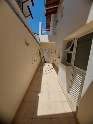 Imagem Encanto e Exclusividade: Casa em Condomínio de Alto Padrão em Valinhos com Conforto e Segurança!
