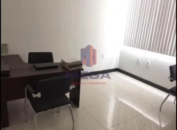 Imagem Sala Comercial com 40m2, reformada, piso em porcelanato, 2 ar condicionados SPLIT, rebaixamento de g