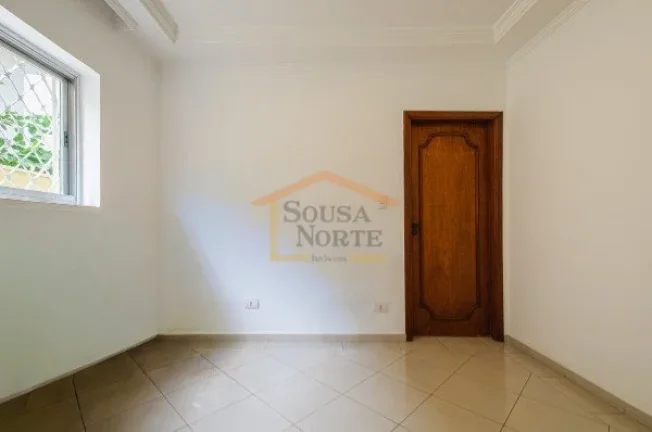 Imagem Sobrado com 175m² de área construída, distribuído em três níveis. Possui 3 dormitórios, sendo...