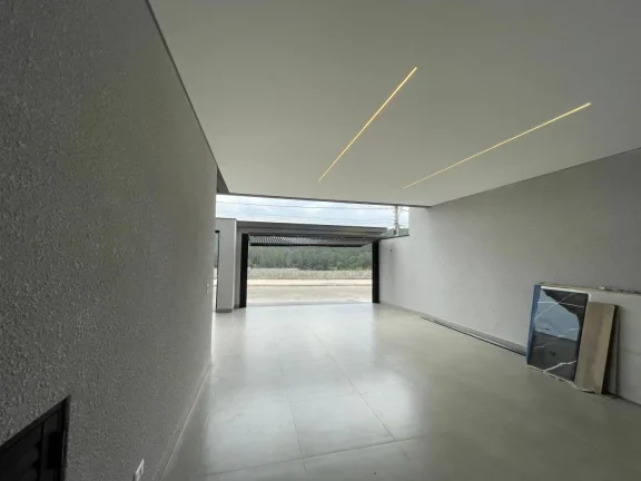 Imagem Casa em Cajamar com 3 Suítes, 4 Vagas e Piscina